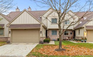 746 Red Maple Lane, Wixom, MI 48393