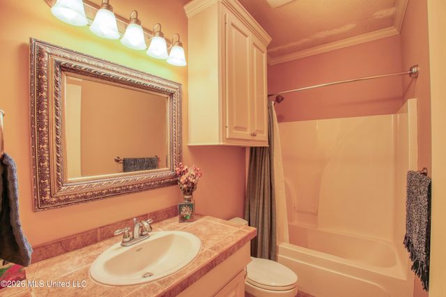 125 Baileys Ridge Circle, Clinton, MS 39056