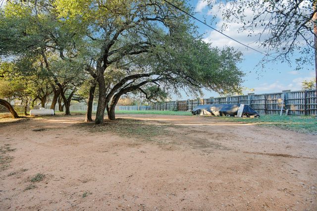 24333 Pedernales Cliff TRL, Spicewood, TX 78669