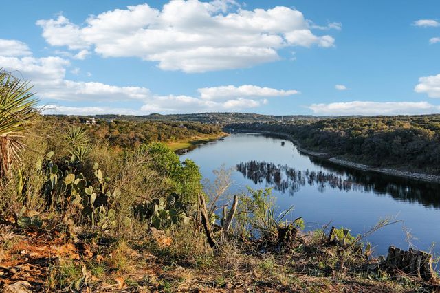 24333 Pedernales Cliff TRL, Spicewood, TX 78669