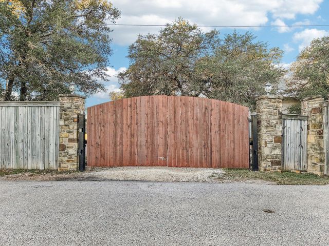 24333 Pedernales Cliff TRL, Spicewood, TX 78669