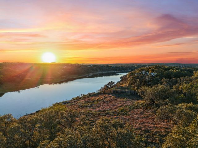 24333 Pedernales Cliff TRL, Spicewood, TX 78669