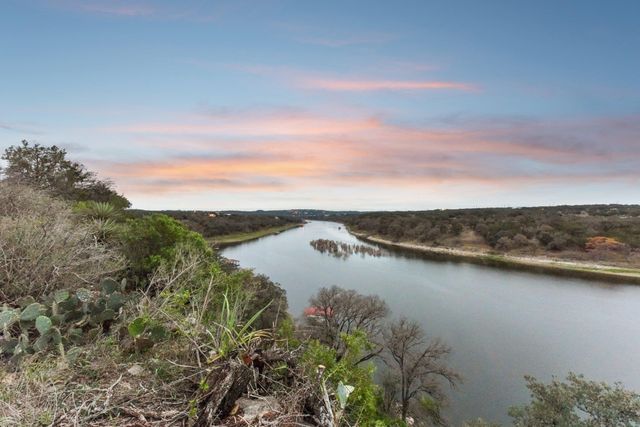24333 Pedernales Cliff TRL, Spicewood, TX 78669