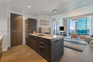 200 Biscayne Boulevard Way 5211, Miami, FL 33131