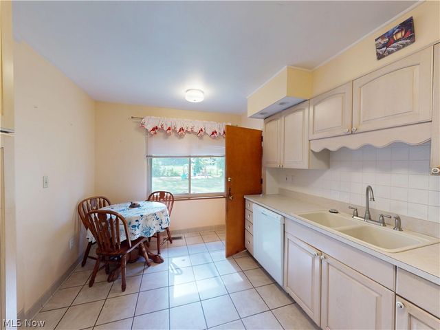 2068 Green Road, Madison, OH 44057