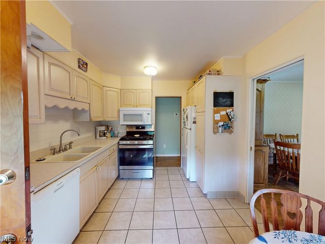 2068 Green Road, Madison, OH 44057