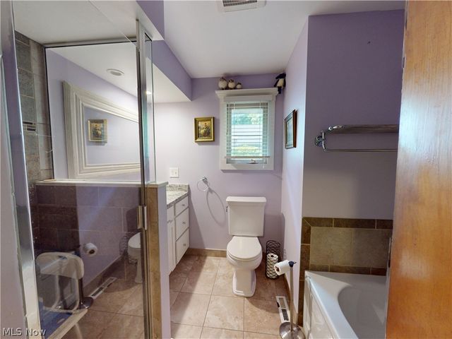 2068 Green Road, Madison, OH 44057