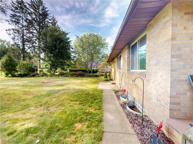 2068 Green Road, Madison, OH 44057