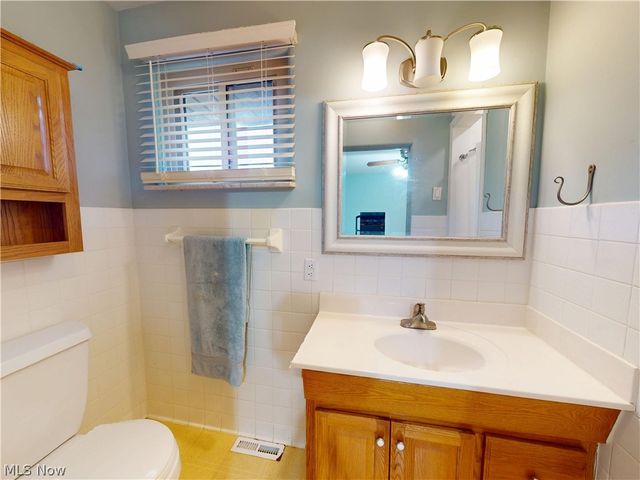 2068 Green Road, Madison, OH 44057