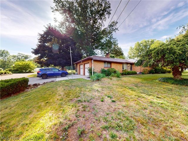 2068 Green Road, Madison, OH 44057