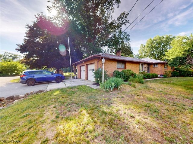 2068 Green Road, Madison, OH 44057