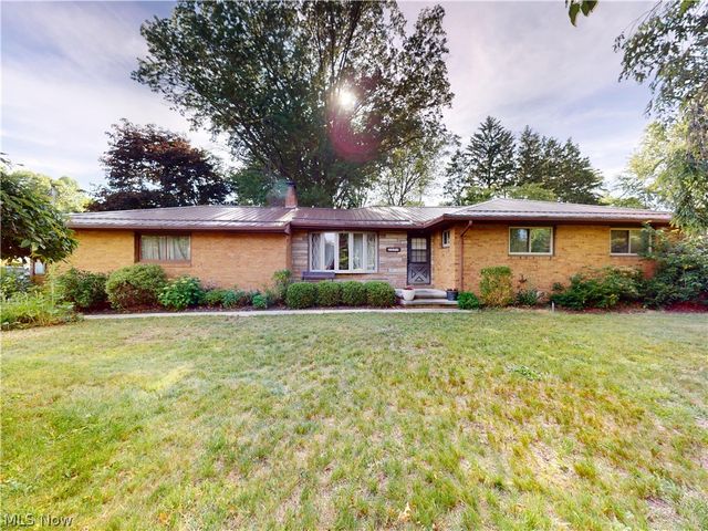 2068 Green Road, Madison, OH 44057