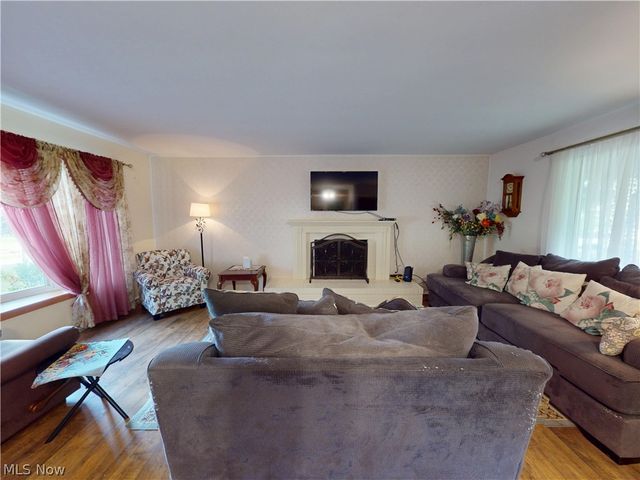 2068 Green Road, Madison, OH 44057