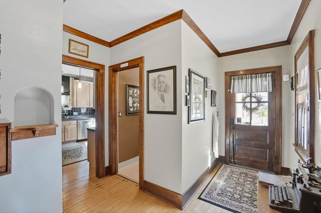 2002 N Fountain Boulevard, Springfield, OH 45504