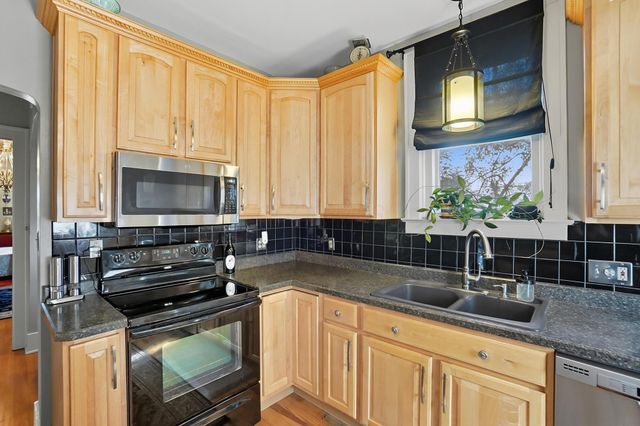 2002 N Fountain Boulevard, Springfield, OH 45504