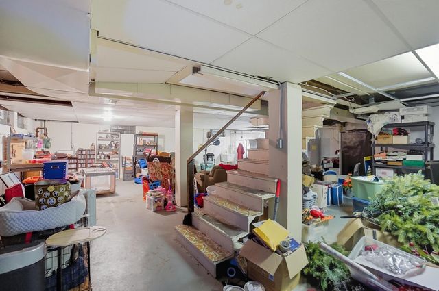 2002 N Fountain Boulevard, Springfield, OH 45504