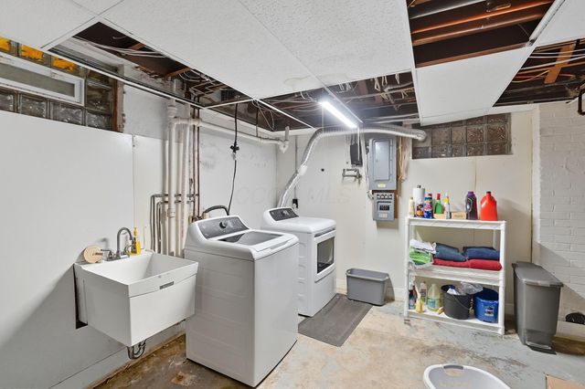 2002 N Fountain Boulevard, Springfield, OH 45504