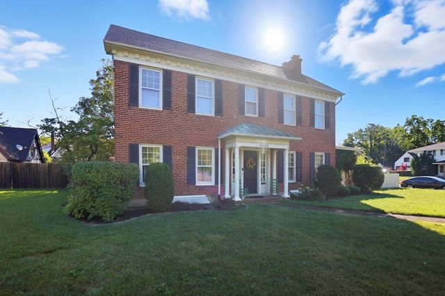 2002 N Fountain Boulevard, Springfield, OH 45504