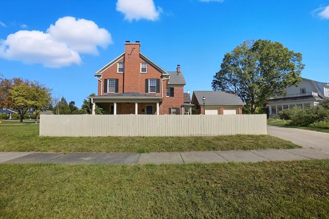 2002 N Fountain Boulevard, Springfield, OH 45504