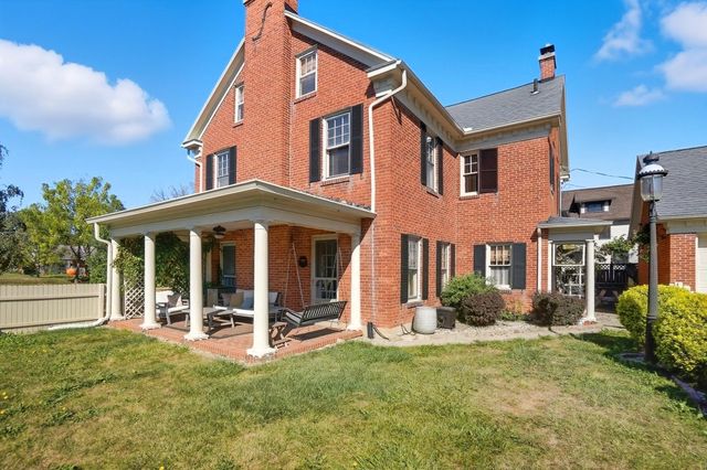 2002 N Fountain Boulevard, Springfield, OH 45504