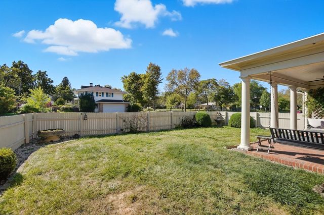 2002 N Fountain Boulevard, Springfield, OH 45504