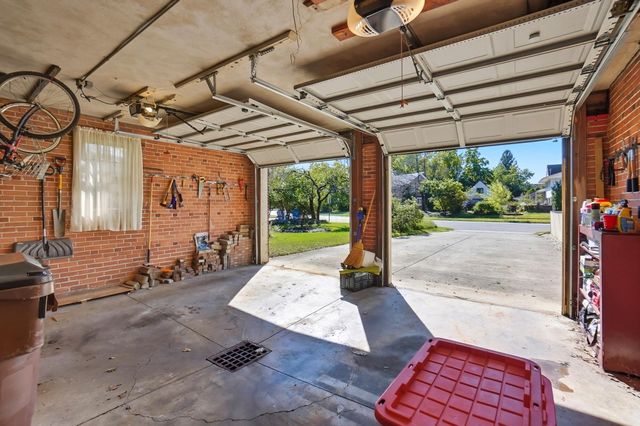 2002 N Fountain Boulevard, Springfield, OH 45504