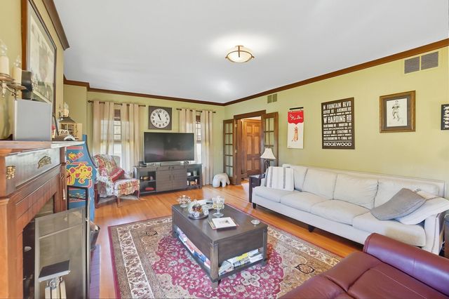 2002 N Fountain Boulevard, Springfield, OH 45504