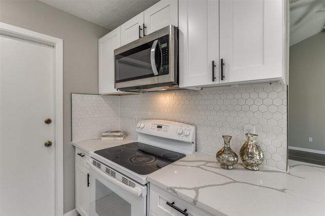 13979 Towne Way Drive, Sugar Land, TX 77498