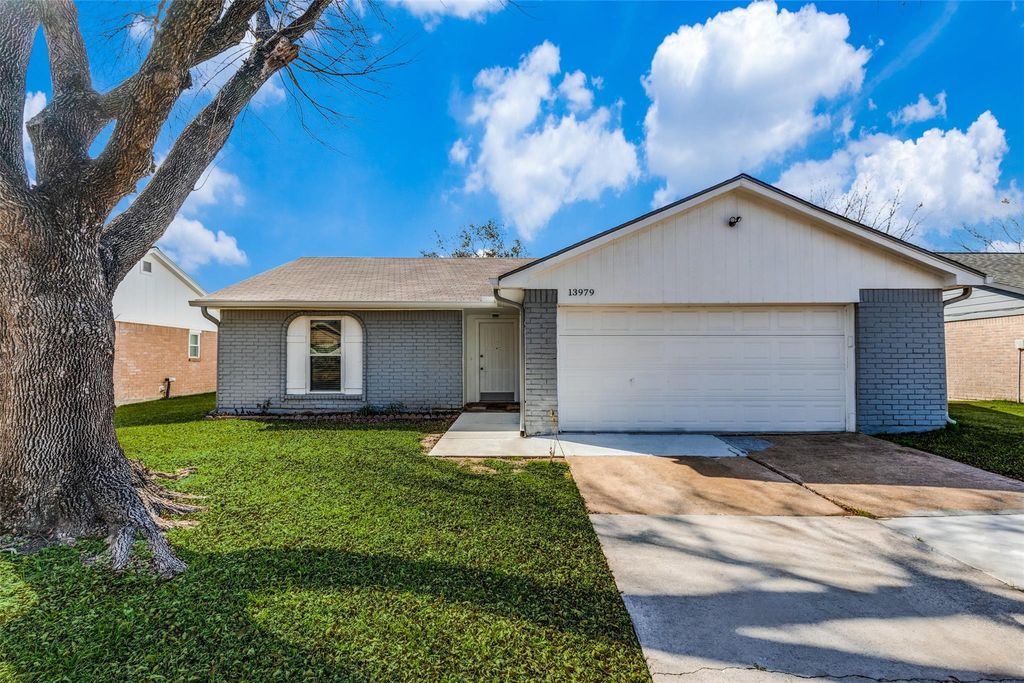 13979 Towne Way Drive, Sugar Land, TX 77498