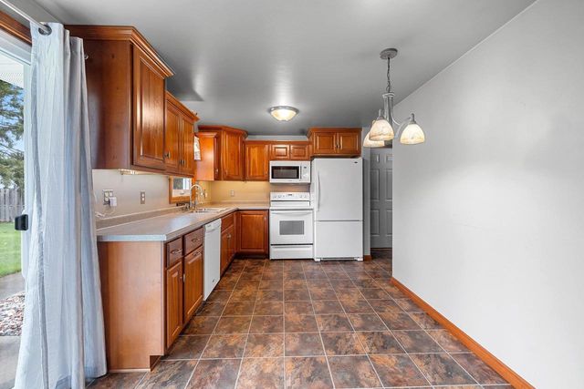 1281 ALICE DRIVE, Green Bay, WI 54304