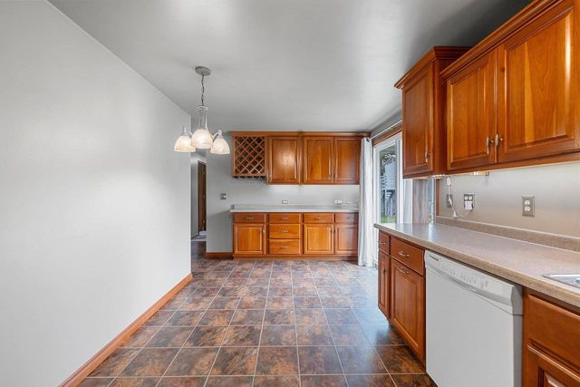 1281 ALICE DRIVE, Green Bay, WI 54304