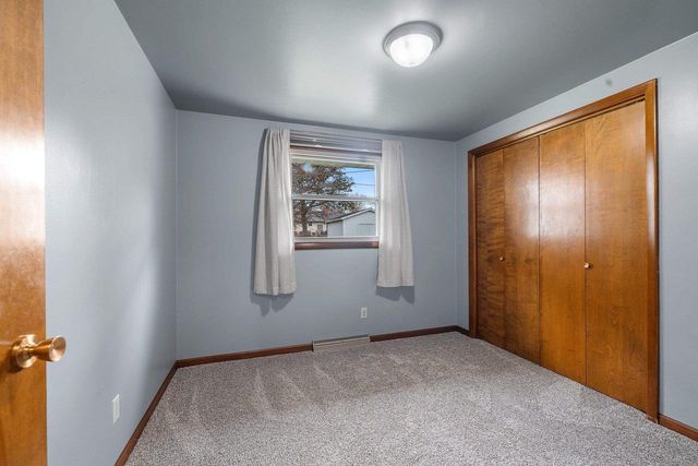 1281 ALICE DRIVE, Green Bay, WI 54304