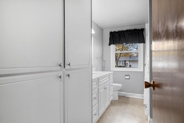 1281 ALICE DRIVE, Green Bay, WI 54304