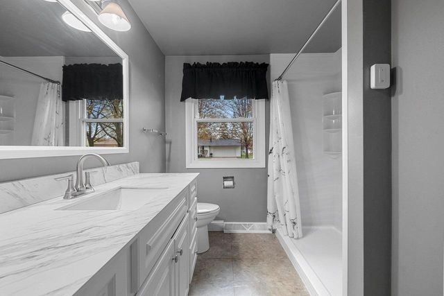 1281 ALICE DRIVE, Green Bay, WI 54304
