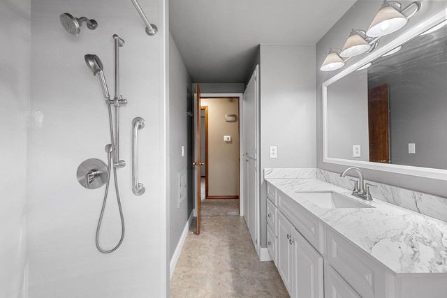 1281 ALICE DRIVE, Green Bay, WI 54304