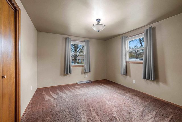 1281 ALICE DRIVE, Green Bay, WI 54304