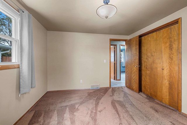 1281 ALICE DRIVE, Green Bay, WI 54304