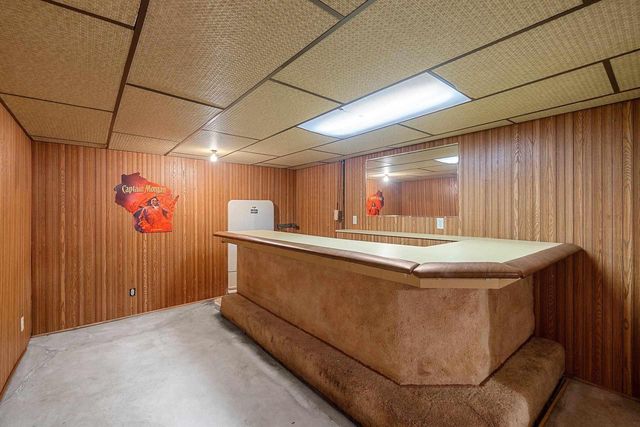 1281 ALICE DRIVE, Green Bay, WI 54304