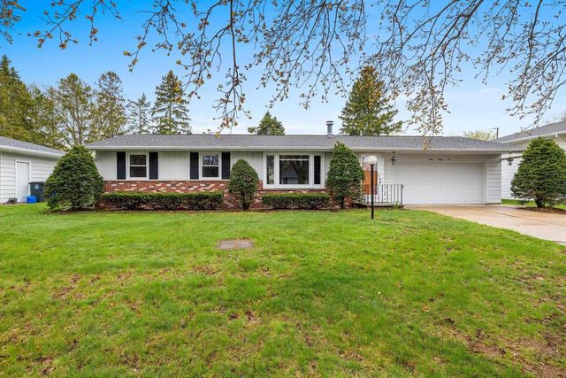 1281 ALICE DRIVE, Green Bay, WI 54304