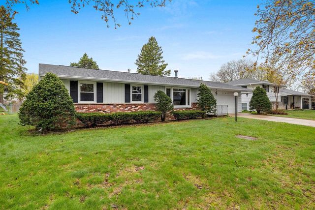 1281 ALICE DRIVE, Green Bay, WI 54304