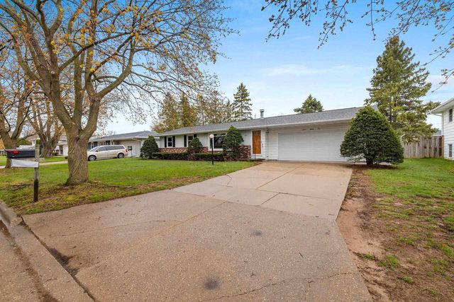 1281 ALICE DRIVE, Green Bay, WI 54304