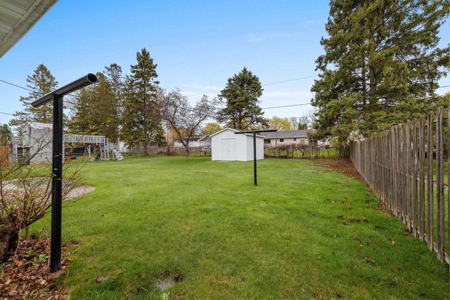 1281 ALICE DRIVE, Green Bay, WI 54304