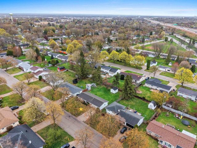 1281 ALICE DRIVE, Green Bay, WI 54304