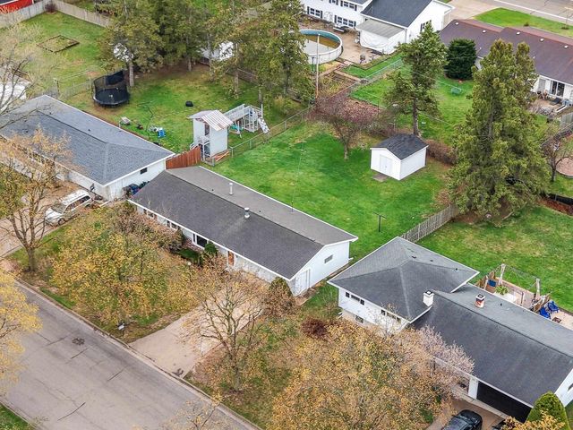 1281 ALICE DRIVE, Green Bay, WI 54304