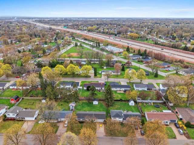 1281 ALICE DRIVE, Green Bay, WI 54304