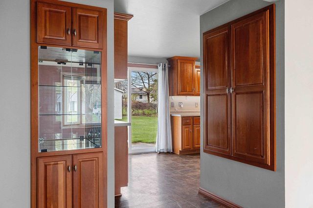 1281 ALICE DRIVE, Green Bay, WI 54304
