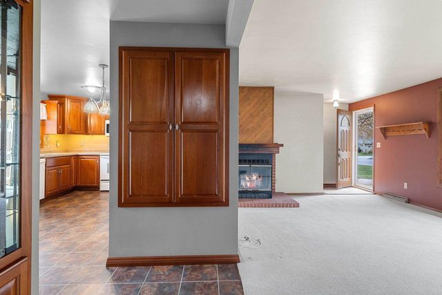 1281 ALICE DRIVE, Green Bay, WI 54304