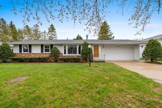 1281 ALICE DRIVE, Green Bay, WI 54304