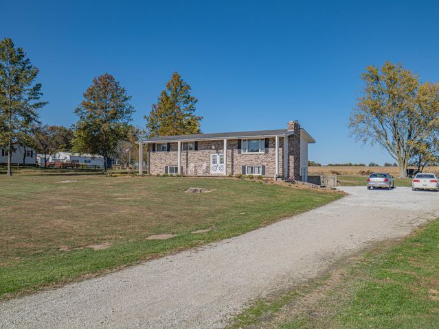 6534 S 63 BUSINESS HIGHWAY, Moberly, MO 65270