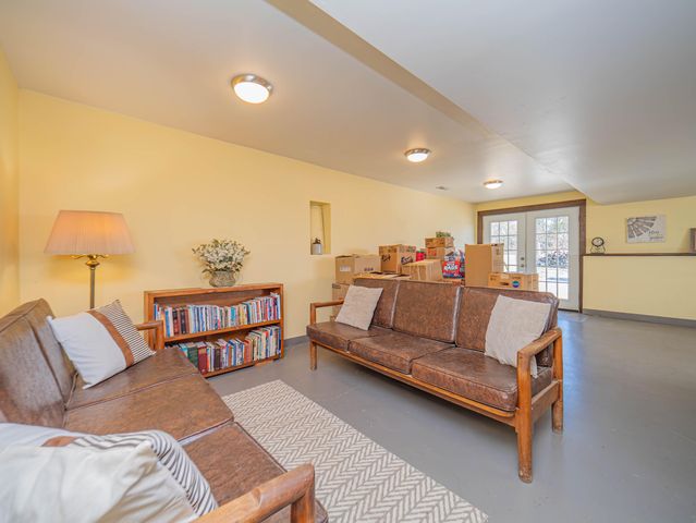 6534 S 63 BUSINESS HIGHWAY, Moberly, MO 65270